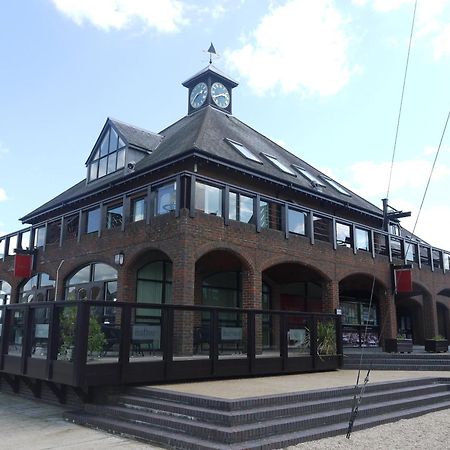 Boathouse Hotel Хайт Экстерьер фото